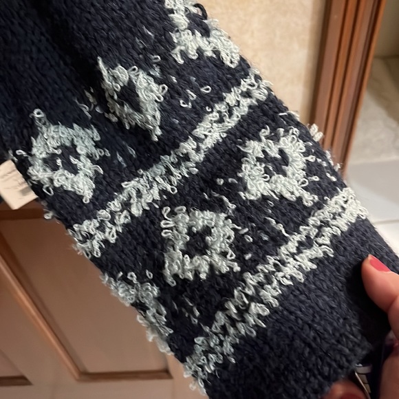 NWT Free People Loose Warm Fuzzy Sweater, Size Small, Runs Big - Picture 5 of 11